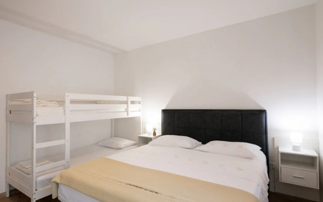 House Rose With Garden and Pool