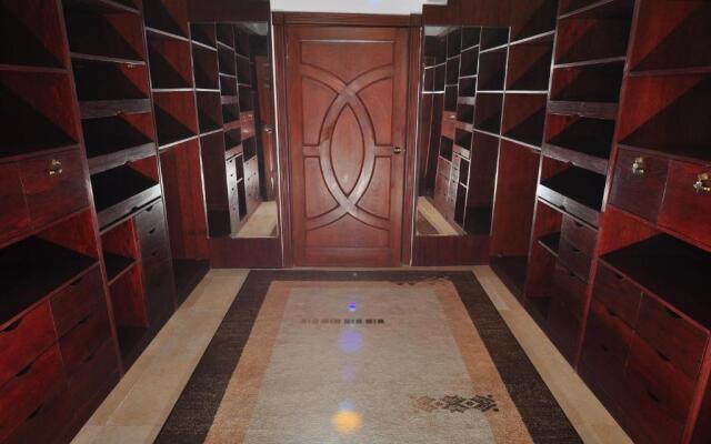 Carlton Luxury Resort