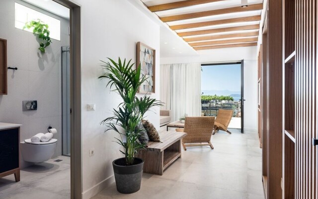 Blue Island Luxury Apartment