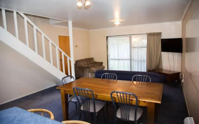 Econo Lodge The Villas