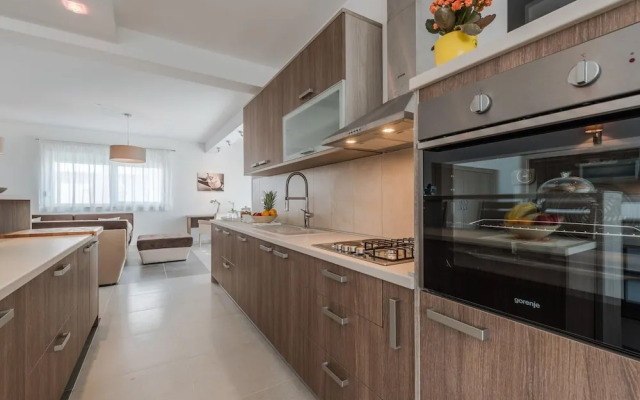 Stylish Villa With Private Pool and Terrace