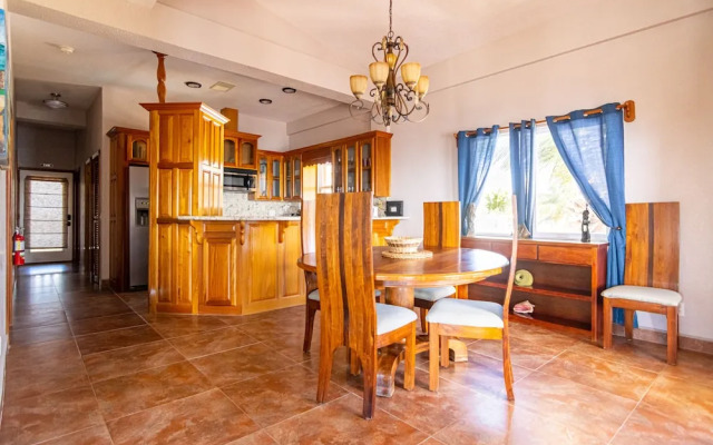 Lighthouse Beach Villas