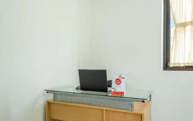 OYO 1460 Anyelir Residence