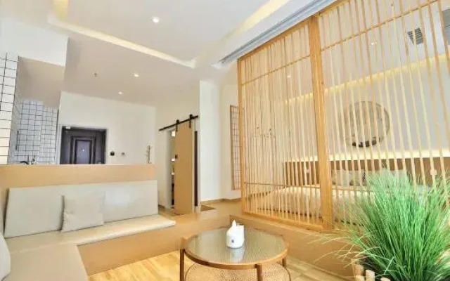 Rooftop Homestay (Yanji Yanbian University West Market Branch)