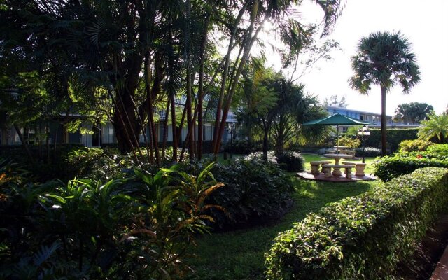 Holiday Park Hotels & Suites