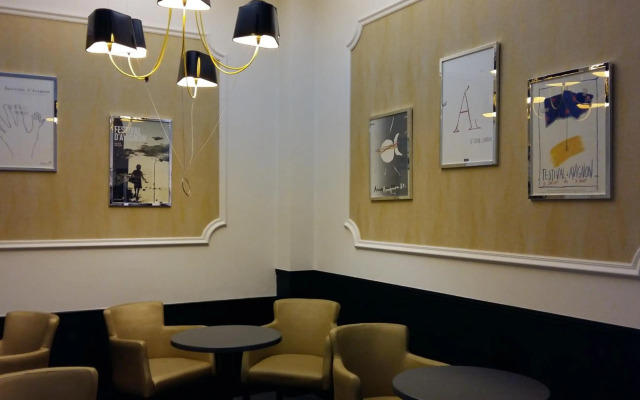 Regina Hotel
