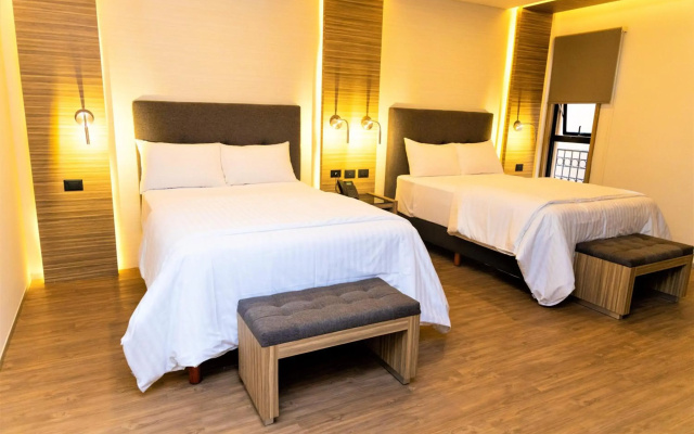 Hotel Plaza by Kavia