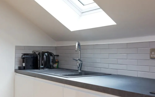JOIVY Trendy 1-bedroom Main Door House in New Town
