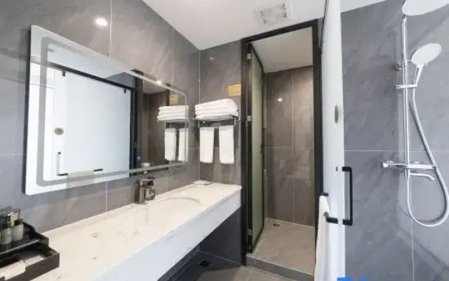 Boyue Smart River View Hotel
