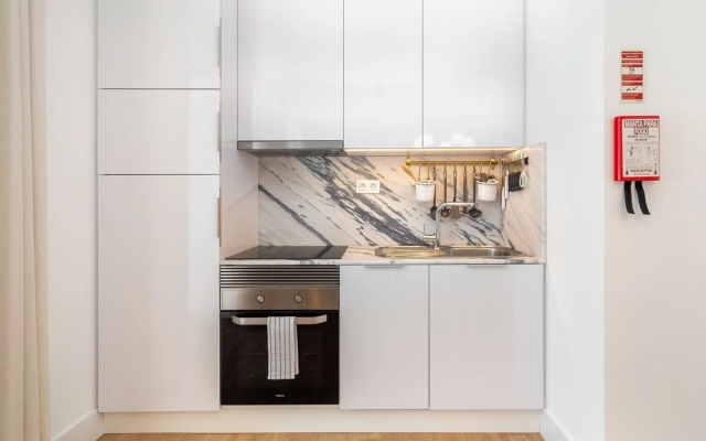 Modern Lisbon Apartments by SoulPlaces