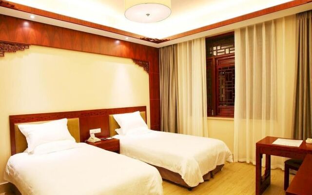 By The Peach Blossom Pool Holiday Hotel