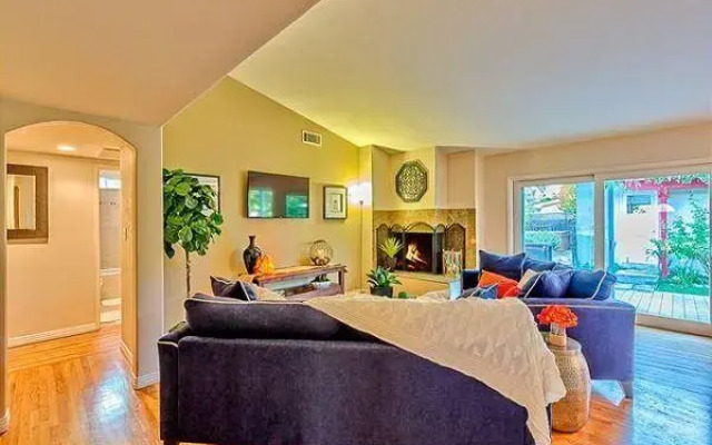 Three Bedroom Poolside in Pacific Beach