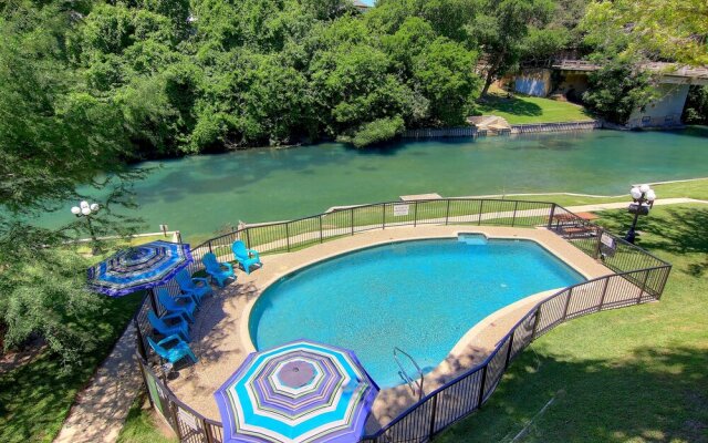 Ic 102 Comal Float Inn 2 Bedroom Condo by Redawning