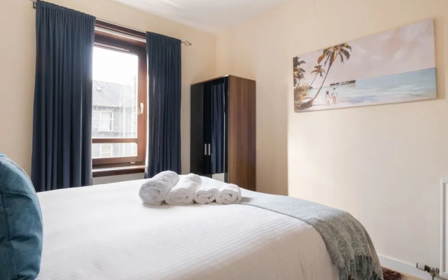 Novelty Suites - Roslin Street