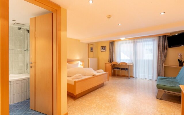 Mountain-view Apartment With Infrared Sauna