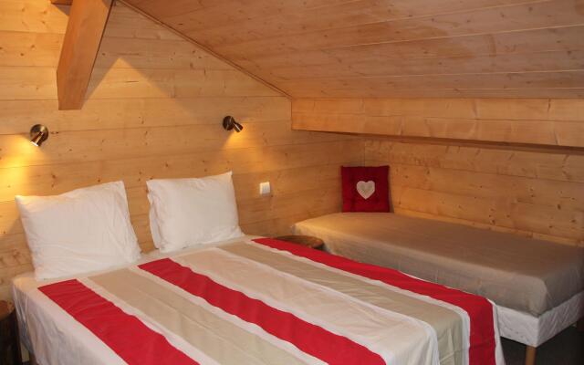Sunny Chalet in Les Gets with Jacuzzi