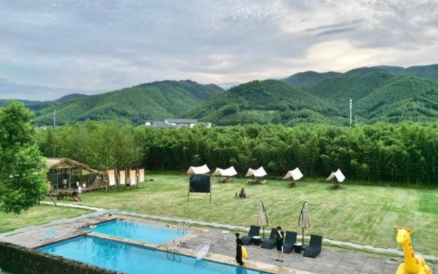 Henon Bamboo Retreats