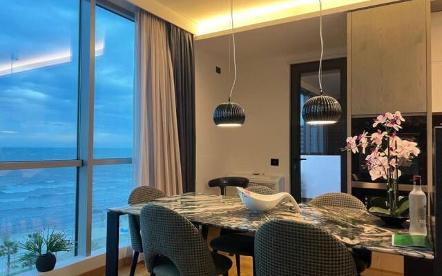 Luxury Sea View Apartment