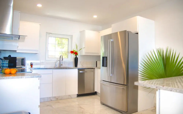 Caprice 9 Cable Beach Design Villa