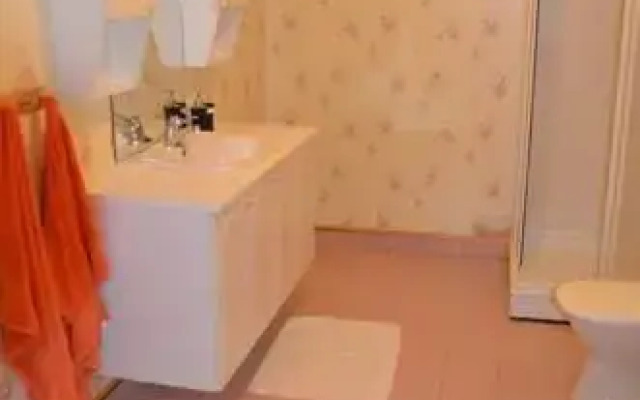 Leknes Home