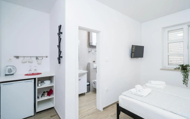 Residence & Pool Villa Schwarz Suites