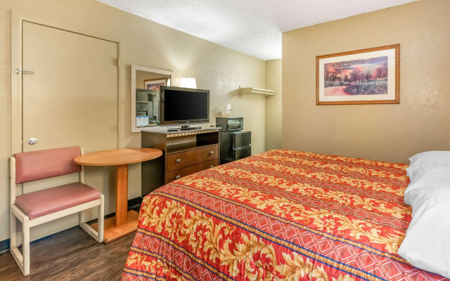 Rodeway Inn Pueblo