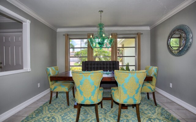 Riviera Delphin - Epic Sunsets