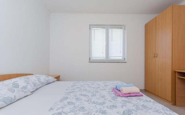 Apartments Ester in Lopar - island Rab