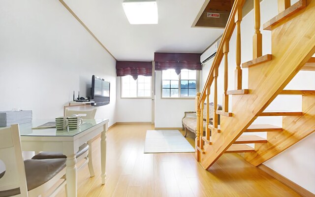 Gyeongpo Starry Love Song House Pension