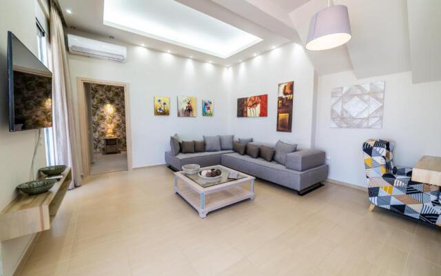Thomas House Hersonissos - Private Pool - Sleeps 6