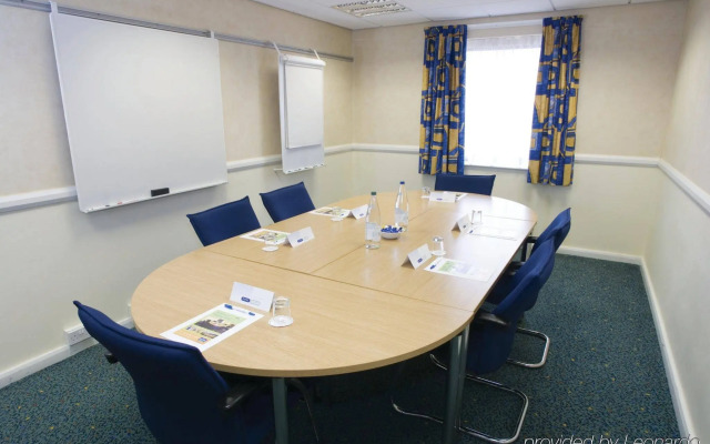 Holiday Inn Express Swansea - East by IHG