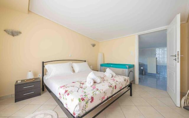 Saronis seaview 2bdr residence 500m from the beach