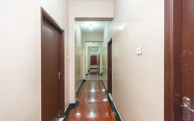 Oyo 29278 Sri Laya Guest House