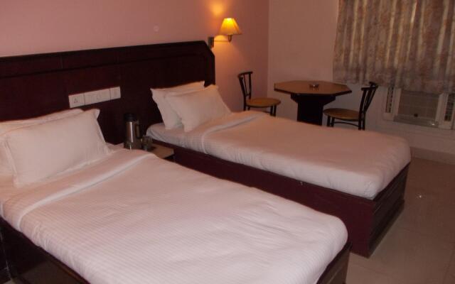 Fabhotel Metro Manor Central Station
