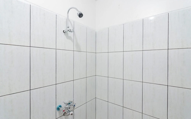 RedDoorz near Mall Ramayana Rapak Balikpapan