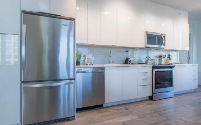 Home Away Luxury Apartments at Warren