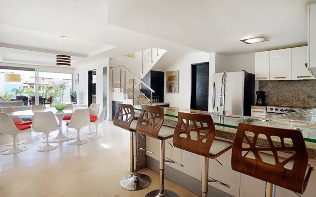 Elements Penthouse 7 3 Bedroom Condo by RedAwning