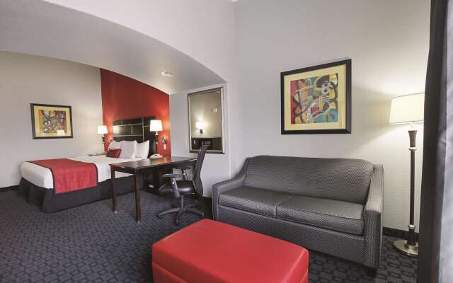 La Quinta Inn & Suites by Wyndham Dallas - Hutchins