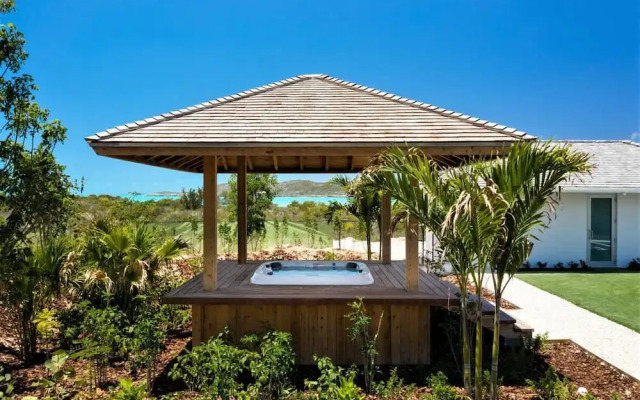 Oceanfront Luxury Villa Infinity Plunge Pools