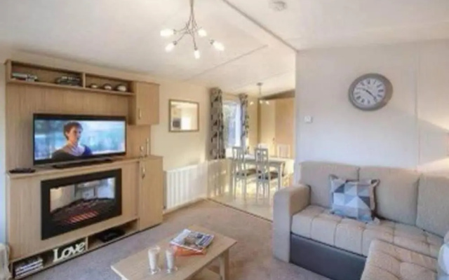 Captivating 3 Bedrooms Loch Views Indoor Pool