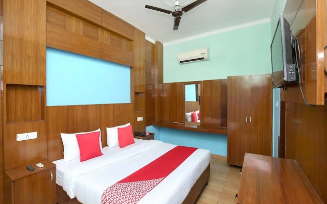 OYO 5906 Hotel Skyfox
