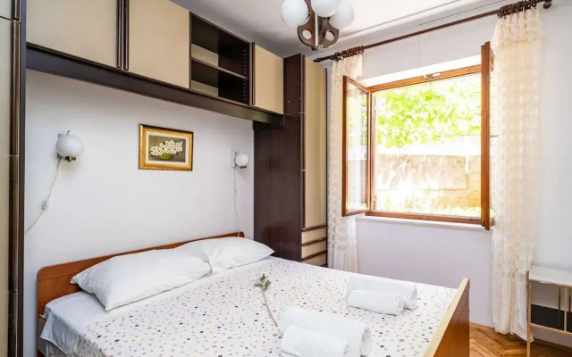 Apartments Stella - Three-bedroom Apartment With Balcony and Terrace