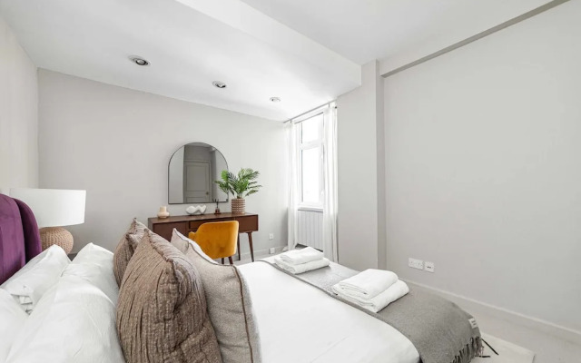 Chic Flat With Stunning City Views