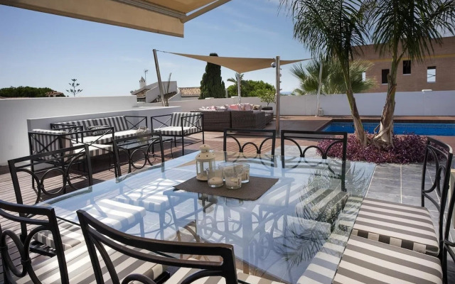 Great Beach Side Villa – Semi Heated Pool