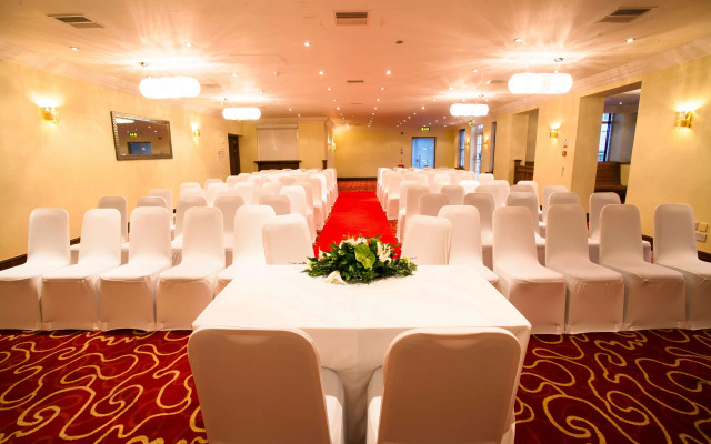 London Croydon Aerodrome Hotel, BW Signature Collection