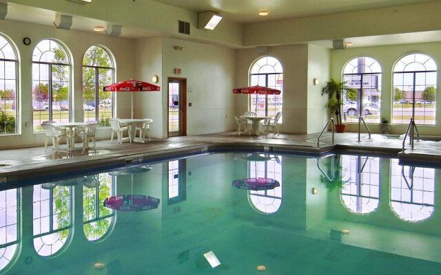 Travelodge & Suites by Wyndham Fargo/Moorhead