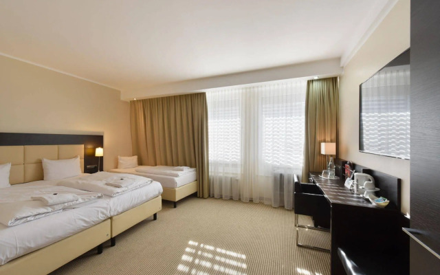 Zi Hotel & Lounge