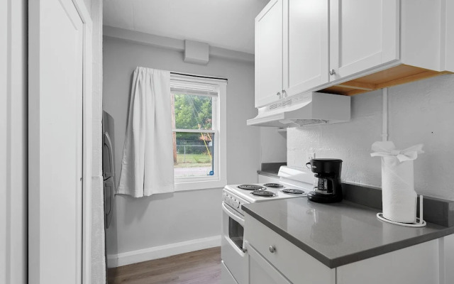 Chic City Retreat 93D