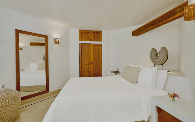 La Villa Luz Adults Only
