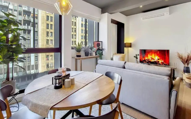 City Bowl Apartment with Rooftop Pool!